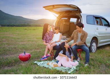 Happy Family Asia Enjoying Summer Vacation Stock Photo 1071116663 ...