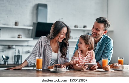 Almorzar Imagenes Fotos De Stock Y Vectores Shutterstock