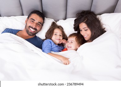 20,026 Family hotel bed Images, Stock Photos & Vectors | Shutterstock