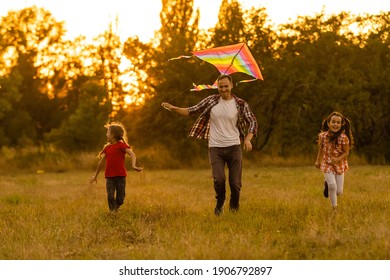 Happy Family Father Child Daughter Run Stock Photo 1906792897 ...