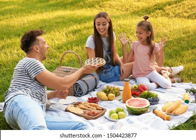 9,216 Mother daughter having picnic Images, Stock Photos & Vectors ...