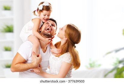 Famiglia Felice Immagini Foto Stock E Grafica Vettoriale Shutterstock