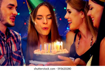 17,282 Girl friends birthday cake Images, Stock Photos & Vectors ...
