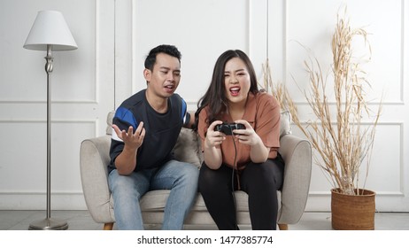 Happy Friends Playing Video Games Virtual Stock Photo 1477385774 ...