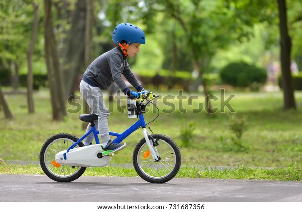 boy cycle 5 years