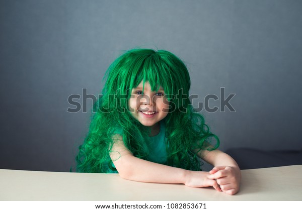 childs green wig