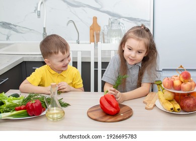 106,672 Kids Playing Food Images, Stock Photos & Vectors | Shutterstock