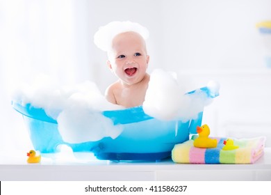 baby bathtub photoshoot