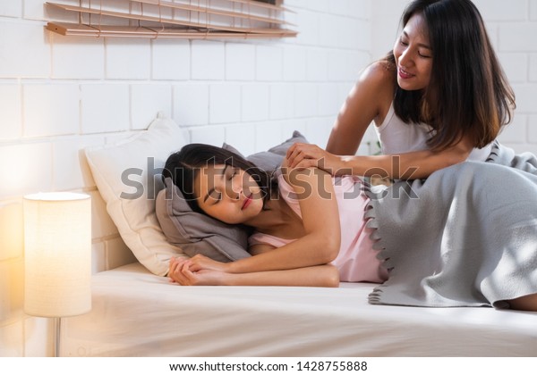 Massage Hot Lesbian