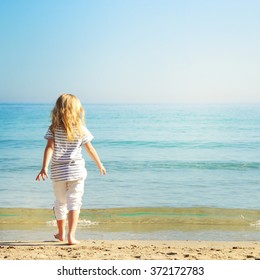 Happy Little Girl On Beach Vacation Stock Photo 372172783 | Shutterstock