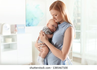 Bebe Et Sa Maman Images Photos Et Images Vectorielles De Stock Shutterstock