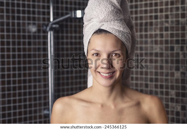 Happy Naked Attractive Woman Her Wet 스톡 사진 245366125 Shutterstock