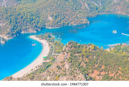 Happy People Parasailing On Oludeniz Beach In Summer - Fethiye, Turkey