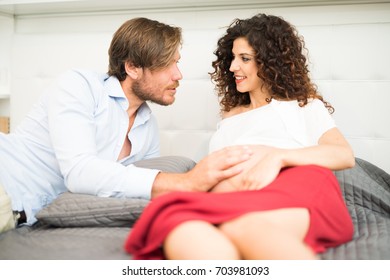 Happy Pregnant Wife Her Husband Foto Stok 703981093 Shutterstock pic