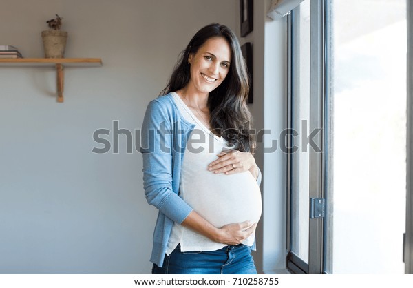 Беременная Женщина С Большим Животом