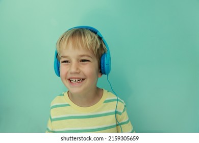 Happy Small 5s Kid Boy Wearing Stock Photo 2159305659 | Shutterstock