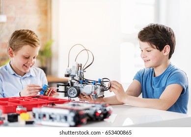 924 Kids Make Robot Images, Stock Photos & Vectors | Shutterstock