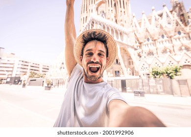 Happy Tourist Visiting La Sagrada Familia, Barcelona Spain - Smiling Man Taking A Selfie Outdoor On City Street - Tourism And Vacations Concept