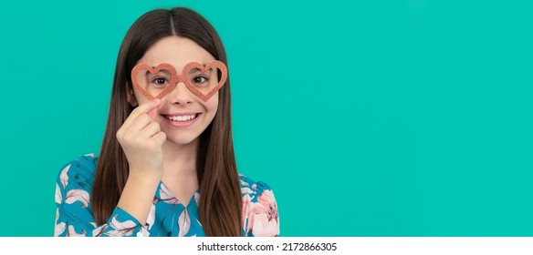 Happy Tween Girl Smile Wearing Heart-shaped Prop Glasses For Valentines Day Party. Funny Teenager Child On Party, Poster Banner Header With Copy Space.