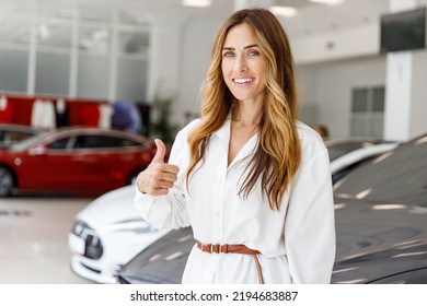 Happy Woman Customer Female Buyer Client Stock Photo 2194683887 ...