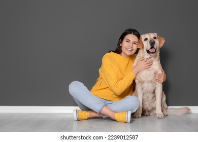 Mujer feliz con el