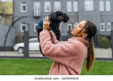 Walking Arm In Arm Hd Stock Images Shutterstock