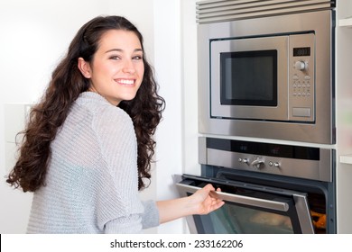 39,089 Women oven Images, Stock Photos & Vectors | Shutterstock