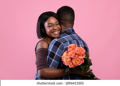 125,520 Couples holding flowers Images, Stock Photos & Vectors ...