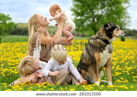 Similar – Eine weiße Frau mit einem schwarzen Baby.