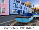 Harbour, portree (port righ), isle of skye, inner hebrides, west coast, scotland, united kingdom, europe