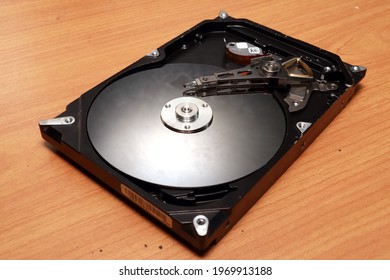 whistle Treasure tenant 475 Interior Of A Hard Disk Drive Images, Stock Photos & Vectors |  Shutterstock