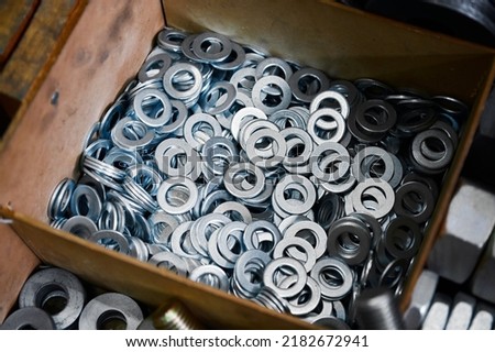 Hardened blued bolts for fastening in cells of plywood crate
