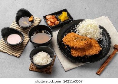 Harekatsu, pork cutlet, shrimp cutlet, kimchi fried rice, kimchi, cheese katsu, udon, roskatsu, fish cutlet, side dish, sauce, cabbage, food, meal, dinner, dish, meat, rice, cooking, cuisine, pan