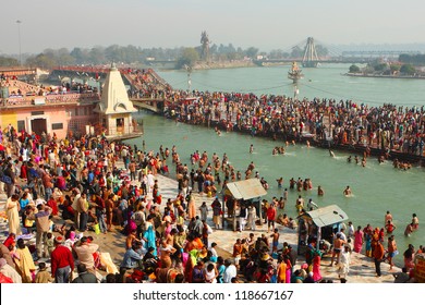 HARIDWAR, INDIA - JANUARY 14: Puja ceremony on the banks of Ganga, people celebrate Makar Sankranti, Jan 14, 2009 in Haridwar, India. Makar Sankranti huge Religious festival regarding Sun and Harvest.