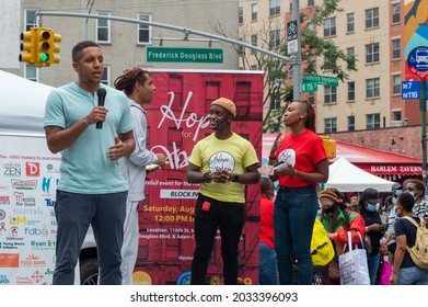 Harlem Ny Usa August 28 2021 Stock Photo 2033396093 | Shutterstock