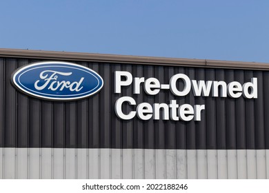 Harrison - Circa August 2021: Ford Certified Pre-Owned And Used Car Dealer. As New Inventory Is Difficult To Source Due To Supply Shortages, Ford Is Counting On Used And Pre-owned Car And SUV Sales.