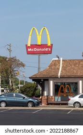 Harrison - Circa August 2021: McDonald's Restaurant. McDonald's Will No Longer Lobby Against Minimum Wage Hikes And Are Offering Higher Hourly Wages, Paid Time Off, Child Care And Tuition Payments.