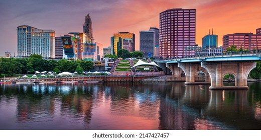 Hartford, Connecticut, USA downtown skyline at sunset.