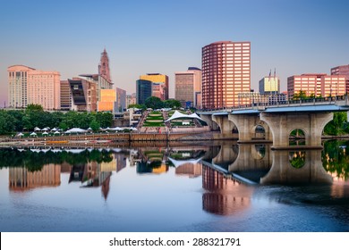 Hartford, Connecticut, USA downtown skyline.