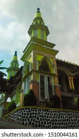 The Hasan Ali Mosque, Islamic Background