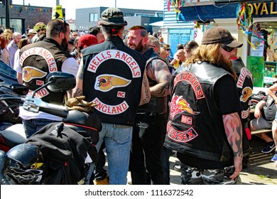 Pictures hells angels party Hell's Angels