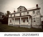 Haunted Colonial Inn and tavern built in 1747                          