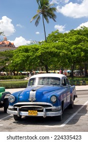 HAVANA - CIRCA MARCH 2008 - 50s Era American Car Parked Near Plaza De Armas, Old Havana