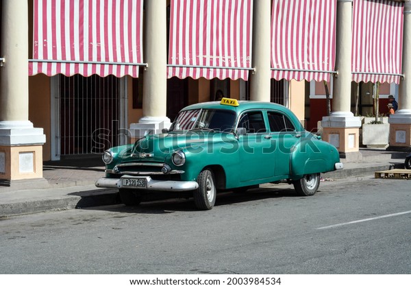 Havana. Cuba, 15.01.2017m Cuban cars: a living classic\
car museum in Cuba. 