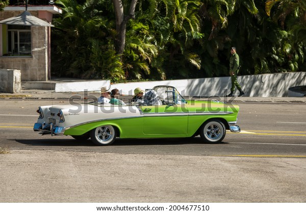 Havana, Cuba, 18.01.2017 Cuban cars: a living
classic car museum in
Cuba