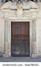 Havana, Cuba, August 2017 : A Door In A Building In Havana