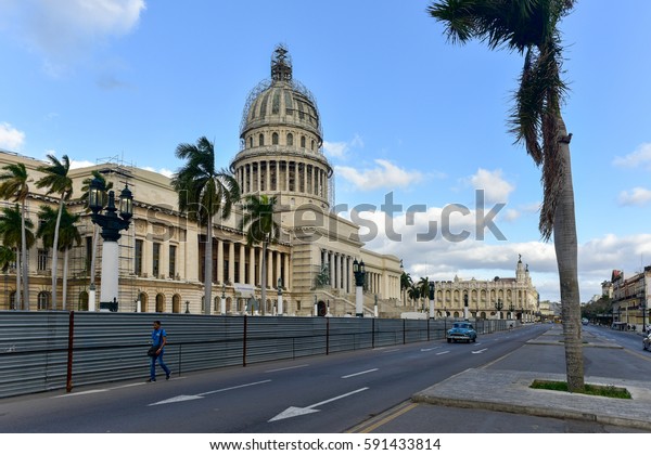 Havana, Cuba - January 8, 2017: National\
Capital Building (El Capitolio) in Havana,\
Cuba.