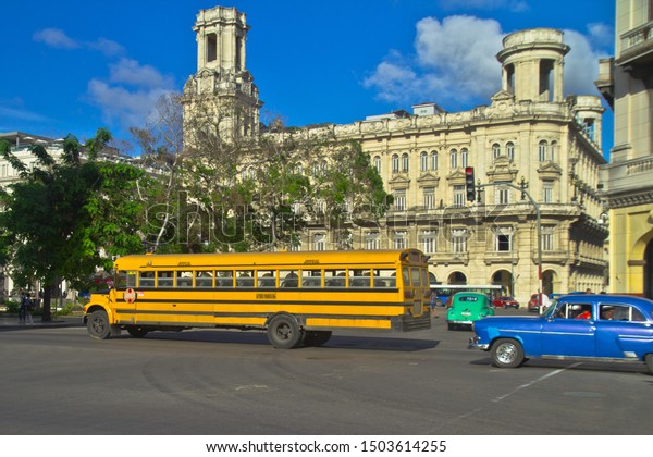 Havana, Cuba – November/ 15/ 2017. Old American car
in Havana, Cuba