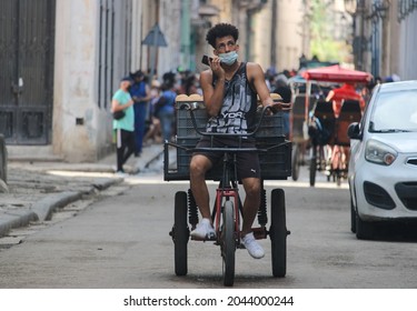 Havana Cuba; September 18, 2021: Use Of New Technologies In Cuba In The New Normal. People Use Their Cell Phones And Connect To The Internet On Public Roads. 