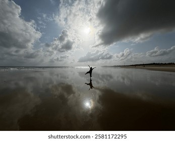 Having fun in the mirror beach
